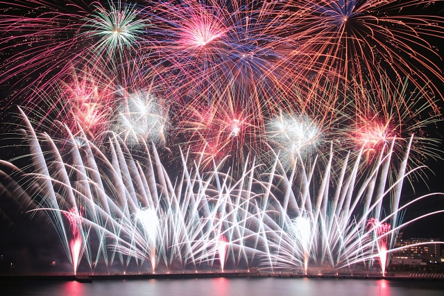 熱海海上花火大会：4/26
